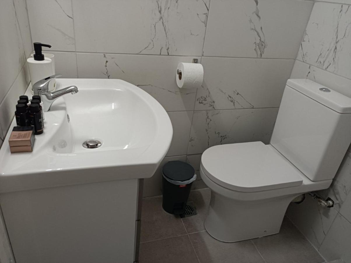 Apartment Dipla Atenas Exterior foto